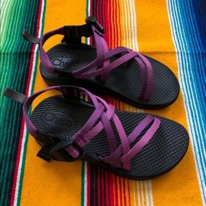 Sold☄️Kids chacos size 2